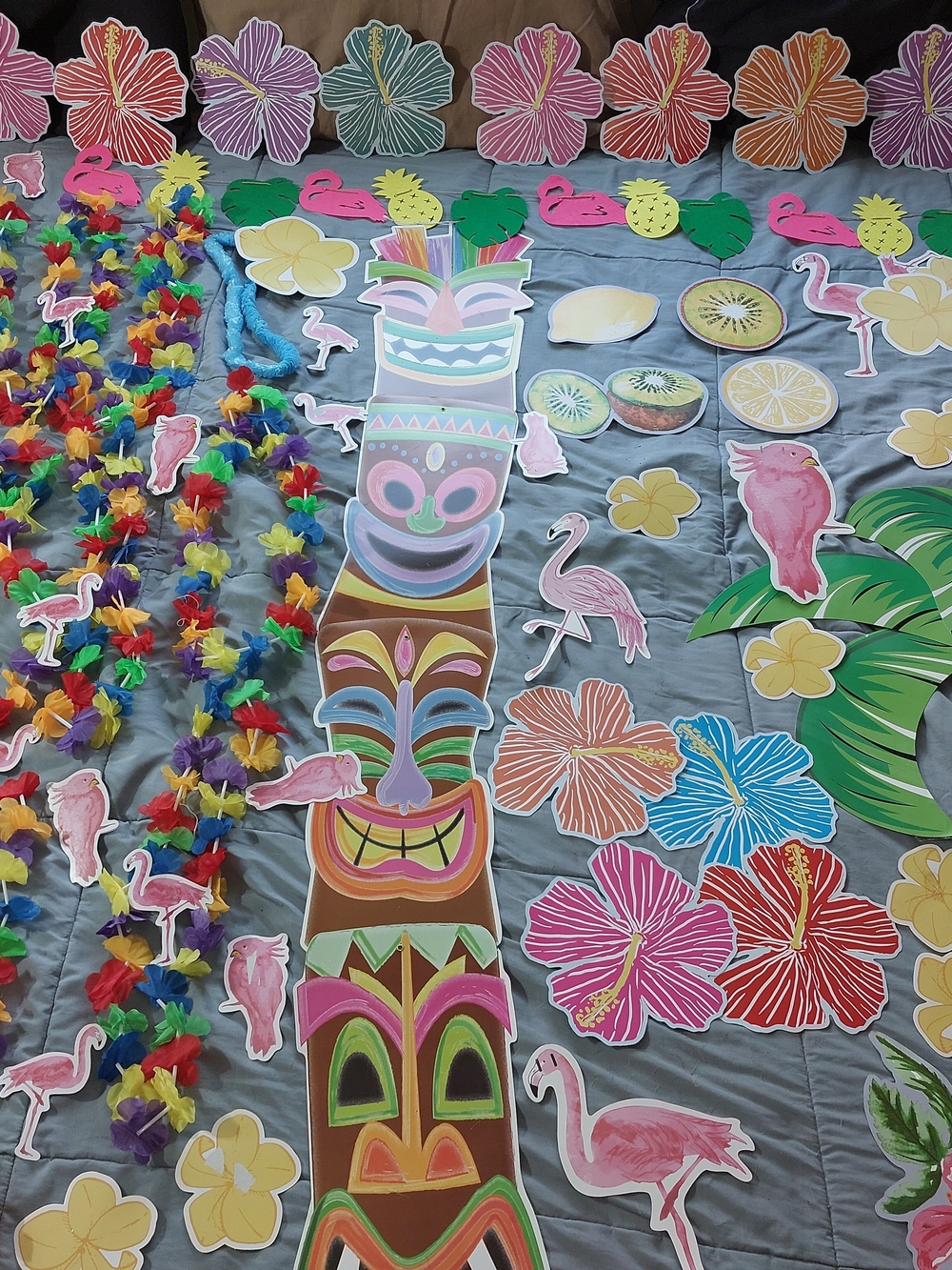 Tropical Luau Party Decorations Kit – Multicolor Hawaiian Theme Over 150 Pieces